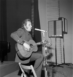 THE 2ND “” YOUNG SINGERS FESTIVAL”” IN MESTRE (VENICE): THE SINGER DOMENICO MODUGNO - 1972