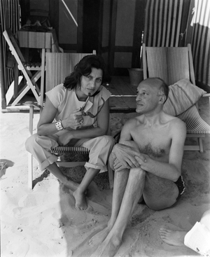 THE ACTRESS ANNA MAGNANI IN VENICE BEACH WITH MR. M.A. FROM HASSID- 1950
