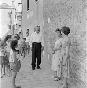 THE DIRECTOR AND ACTOR VITTORIO DE SICA IN VENICE ON THE SET OF THE MOVIE “” LA PRIMA NOTTE”” DIRECTED BY ALBERTO CAVALCANTI - 1958