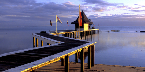 French Polynesia, Island of Moorea, "Linareva" restaurant pontoon (photo)
