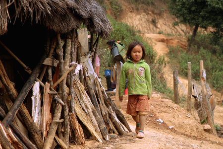 Laos, Northern Province, child in a mountain village (photo)