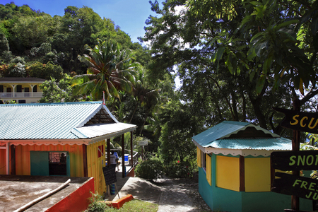 Habitat: commerce, Antilles, Caraibes, Dominica (photo)