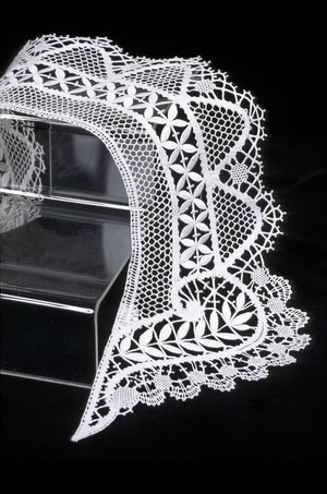 France - Haute Loire - Brioude - Hotel de la lace - Collar with points of mind and background Alencon