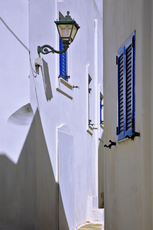 Island of Paros, alleyway in the village of Marpissa, Greece (photo)