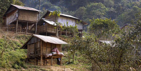 Laos, Northern province, Khamu ethnic village (photo)