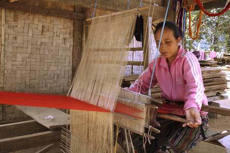 Laos, weaver, wool, loom (photo)