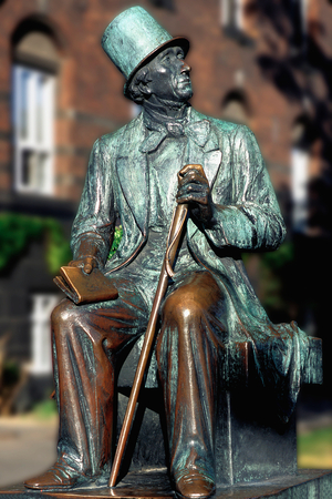 Andersen statue, Town Hall Square, Copengague, Denmark (photo)