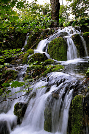 Waterfall, Plitvice Lakes National Park, Croatia (photo)
