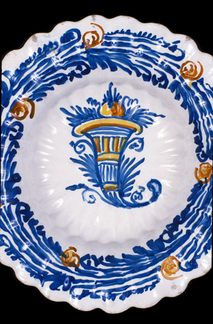 Loire Atlantique N* 148 - Nantes - Musee des Traditions Populaires - Faience du Croisic - 17th century