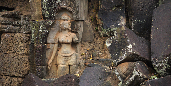 Statue, Temple of Banteay Samre, Angkor site, Cambodia (photo)