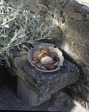Recipe with the seasons: summer/Pork roti with candied shallots and sage leaves
