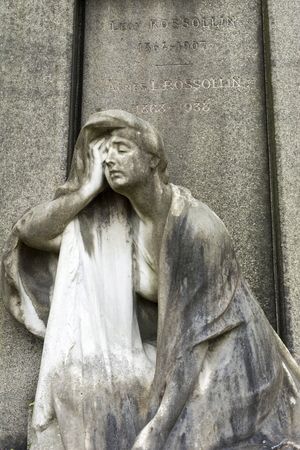 Pere Lachaise cemetery, Paris (photo)
