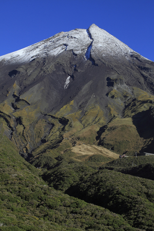 Mount Taranaki/Mount Egmont/Volcano/Taranaki National Park/New Zealand/North Island
