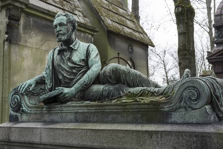 Pere Lachaise cemetery, Paris (photo)