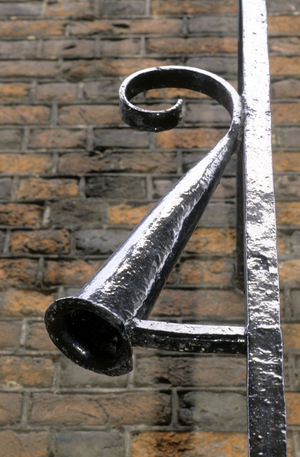 Candle or torch snuffer (photo)