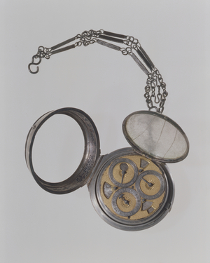 Pocket watch, second half of the 17th century (glass, leather, silk & silver)