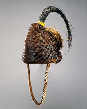 Hat with pangolin skin (Bwami Society), Kinshasa, Zaire, 1925-50 (plant fibre, animal skin, elephant hair, glass and feathers)
