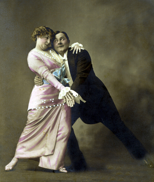 Dancing couple. Photography around 1915.