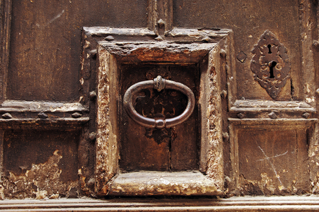 Knocker on door, Saint-Paul-de-Vence (Saint Paul de Vence), Alpes-Maritimes (Alpes Maritimes), Provence-Alpes-Cote d'Azur (Provence Alpes Cote d'Azur), Southern France, France, Europe. Photography