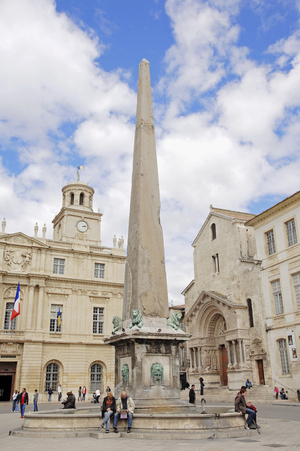 Obelisque, Hotel de Ville, city center and cathedrale Sainte Trophime (Saint-Trophime), Place de la Republique, Arles, Bouches-du-Rhone (Bouches du Rhone), Provence-Alpes-Cote d'Azur (Provence Alpes Cote d'Azur), France. Photography