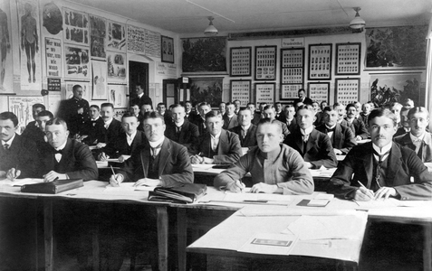 Students in a police class. Photography years 1920