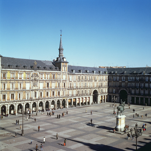 View of the square, built under King Philip III of Spain, c.1619 (photo)