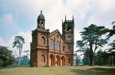 Gothic Temple, designed by James Gibbs (1682-1754) in 1744 (photo)