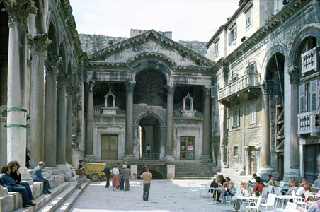 The Peristyle at Diocletian's Palace, c.AD 300 (photo)