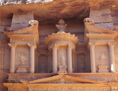 Jordan. Detail of the upper part of the Tresor, The Khazneh, is the tomb of King Aretas IV. The city of Petra was founded by the Nabateans on the route of caravans from Yemen to the Mediterranean ports. Apogee between -100Av JC to+100Ap JC. The site was discovered in 1812 by Switzerland's Johan Burckardt. Site classified in 1985 as World Heritage.