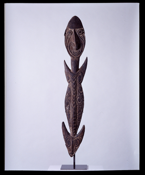 Suspension hook, Yatmul, Middle Sepik, Papua New Guinea (Papua New Guinea), 20th century. Dim: 12x20x5cm. Drink and Pigment. Musee de l'hospice Saint-Roch, Issoudun (Donation Cecile Reims and Fred Deux). Mandatory mention