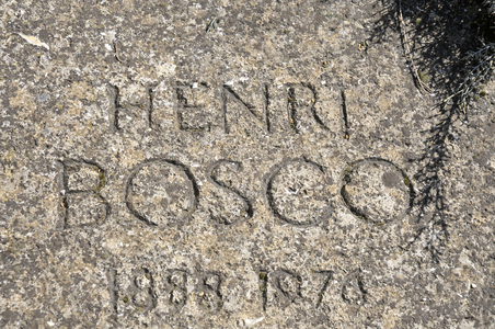 The tomb of Henri Bosco (1888-1976) French writer in the cemetery of Lourmarin, Vaucluse, Provence-Alpes-Cote d'Azur (Provence Alpes Cote d'Azur). Photography