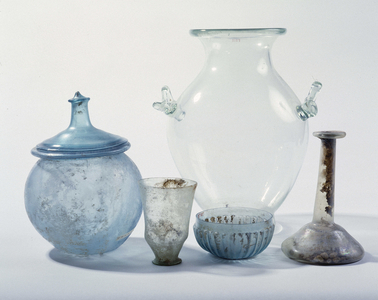 Ancient glassware: different types of urns.