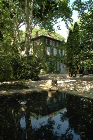 View of the Jas de Bouffan, former home of the painter Paul Cezanne and his family, Aix en Provence, France (photo)