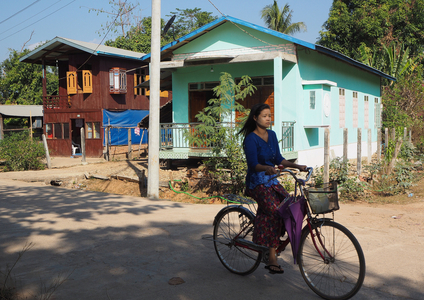 Myanmar - Burma: Eindu Weaver Village, Kayin State