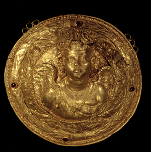 Greek art: golden hairstyle element with the bust of Eros. End 4th 3rd century BC (ceramic)