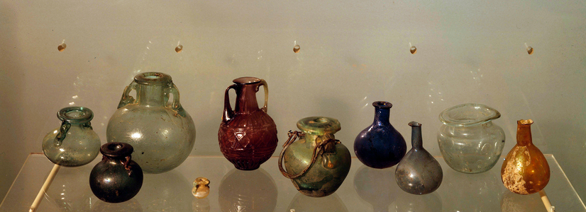 Gallo-Roman art: glass bulbs (glass)