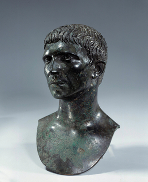 Roman art: marble man's head. Beginning of the 1st century BC (ceramic)