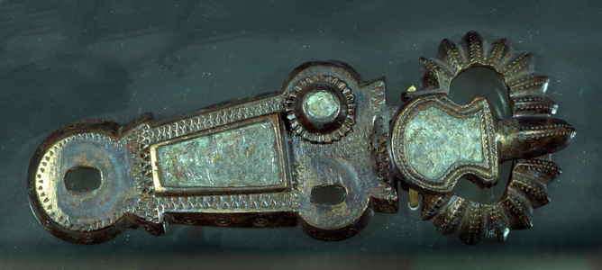 Merovingian art: belt buckle, 7th century (bronze)