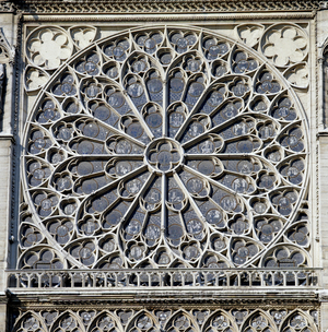 View of the rosette on the south side of the Cathedrale Notre Dame de Paris (photo)