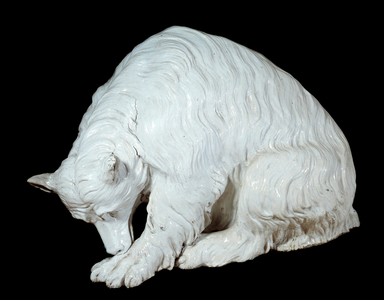 German Art: Hard porcelain bear from berlin, circa 1732-1735 (porcelain)