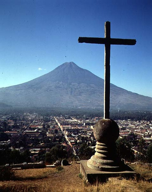Town and Agua Volcano seen from Cerro de la Cruz (photo)