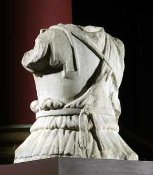 Sculpted torso of a cavalryman (marble) (see also 371178)