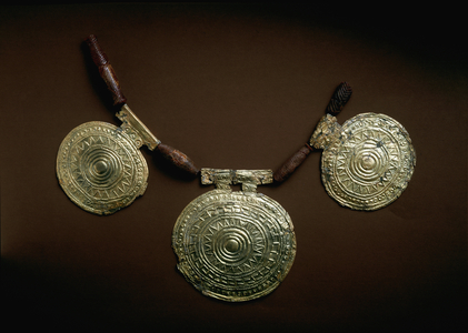 Golden necklace,  8th century BC