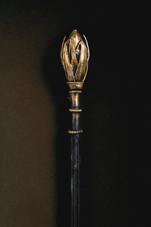 Golden brooch head,  675-650 BC