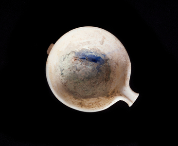 Little cup, white marble with ochre incrustations, 3200-2000 BC
