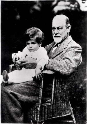 Portrait of Sigmund Freud (1856-1939) with his grandson Stefan Gabriel Freud in Berlin, 1922 (b/w photo)