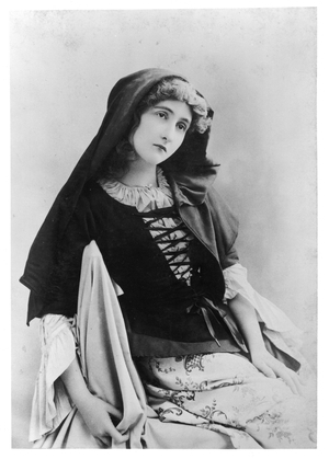 Catherine Mastio (b.1877) in 'Manon' (b/w photo)