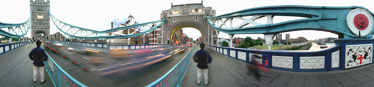 The Tower Bridge, tipping bridge (1886-1894) above the Thames, London. Photograph by Leonard de Selva, England, 2001.