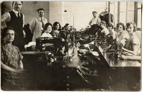 Couturieres in their workshop. Postcard beginning XXth century.