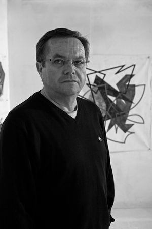 Portrait of Jean-Yves Langlois (Jean Yves), French painter and engraver, in his studio in Montreuil in 2009.